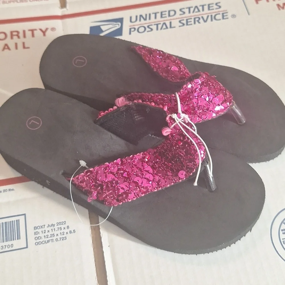 BLACK AND PINK SEQUIN FLIP FLOPS GIRLS SIZE LARGE 4/5